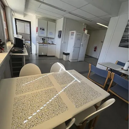 Office House Services 656 Hostel *