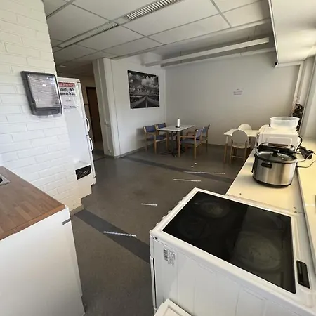 Hostelli Office House Services 656