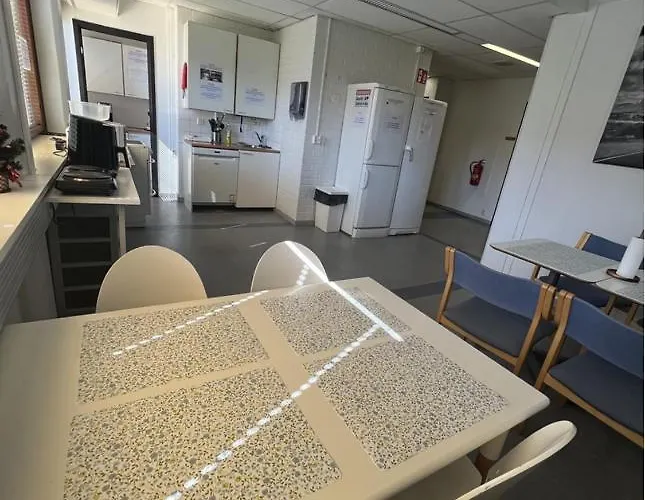 Office House Services 656 Hostel *