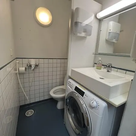 호스텔 Office House Services 656 *